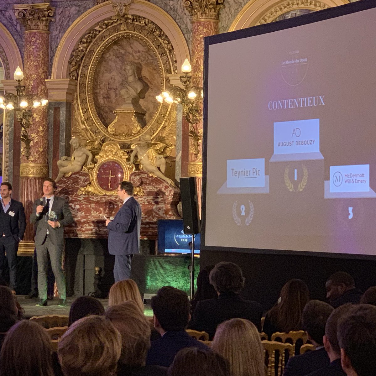 Félicitations à notre équipe #contentieux qui remporte le trophée d’or <a href="/lemondedudroit/">Le Monde du Droit</a> 👏🏼🥇