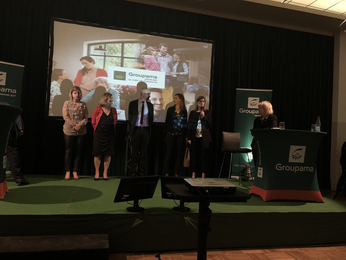 tschaal_GGE's tweet photo. @GroupamaGE l’équipe commerciale de l’agence de Benfeld mise à l honneur lors de l AG ! Bravo !! #AssembléeGénérale #Mutuelle https://t.co/yYh6yNYL5p