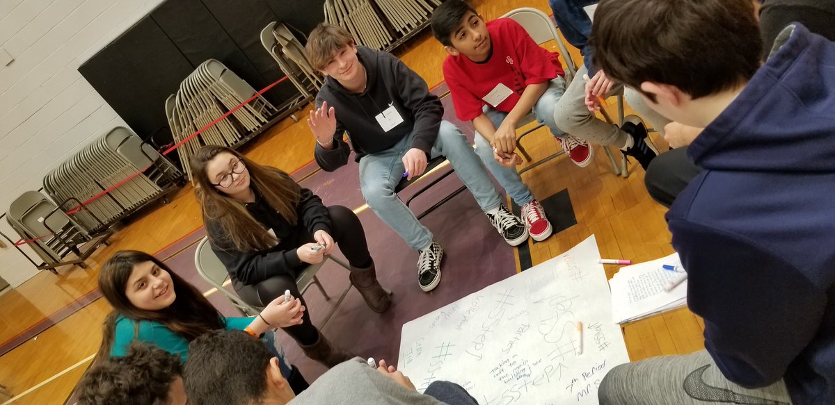 KristenCelenta1's tweet photo. Sandburg and @OBHSPEER having a great time reminiscing about middle school and looking ahead to 9th grade. @msimonsandburg #sandburgsquad #sstepβ¬οΈ https://t.co/kHQN46bbeY
