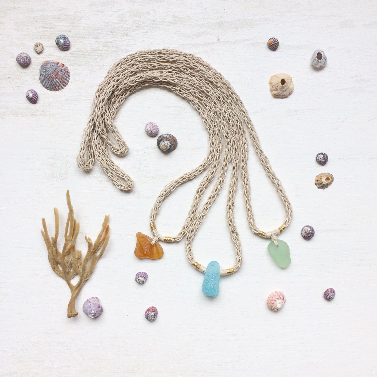 BSPahoy's tweet photo. Some new sea glass &amp; knitted hemp necklaces in my @folksy shop https://t.co/vv3cTvbt14 @handmadehour #handmadehour #brighton #seaglass #hemp https://t.co/bSFJVCUcQo