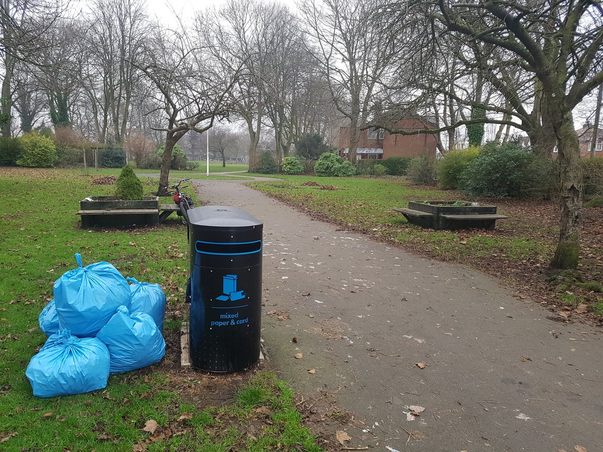 Litter pick Moss park Stetford Saturday 30th 10am -11am Bring your pickers if you have them we will have some too. <a href="/KeepBritainTidy/">Keep Britain Tidy</a> #BeResponsible #GBSpringClean <a href="/keepmcrtidy1/">Keep Manchester Tidy</a> <a href="/OneTrafford/">One Trafford</a> <a href="/TraffordCouncil/">Trafford Council</a> <a href="/StretfordJane/">Cllr Jane Slater</a> <a href="/TomWRoss/">Cllr Tom Ross</a> <a href="/SteveAdshead/">Cllr Steve Adshead</a>