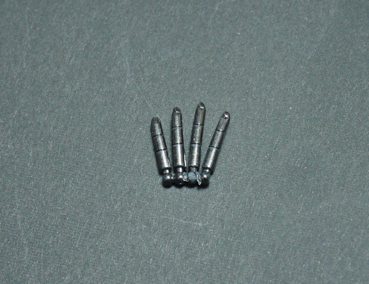 百改 Kai Vkmコン7エントリー中 百改式キュベレイ進捗 色々やることありますが 遅々として進めています リバイヴキュベレイの指は人差し指から小指まで水掻き状の部分がついて一体化している で この水掻き部を切り取り 掌につける際に指をバラし