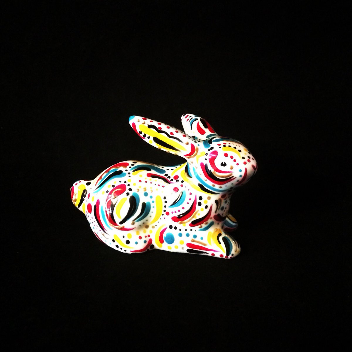 Hazceramics's tweet photo. Who wouldn’t want this cute little bunny for Easter? Available on Etsy £9.49 with free uk shipping https://t.co/vYiXYLuGuD #handmadehour #eastergifts #stokepottery #madeinukhour https://t.co/UVlemopOJ1