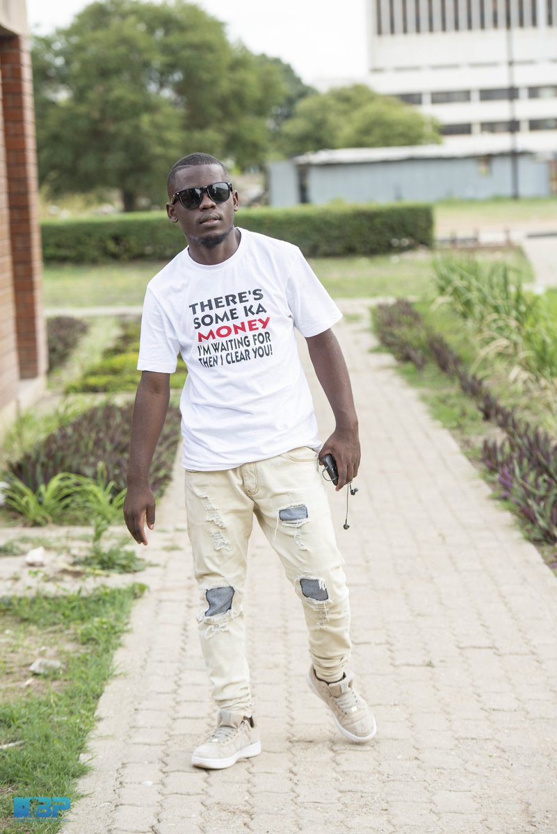 bennyMalama's tweet photo. There is some ka money am waiting for then I clear you 
#streetLanguage
#zedtwitter https://t.co/SWK5e4mIxu
