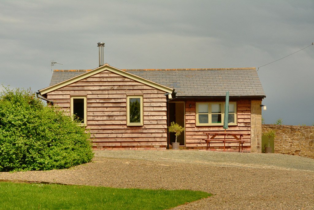 UpperOnibury's tweet photo. Our cottages are located in stunningly beautiful #Shropshire countryside, close to Ludlow, Church Stretton and the South Shropshire Hills.
Experience the views for yourself, book one of our cottages!
https://t.co/kBpD6xfaXG
#MidlandsHour #ShropshireHour #MalvernHillsHour https://t.co/fRtYnXLYc6