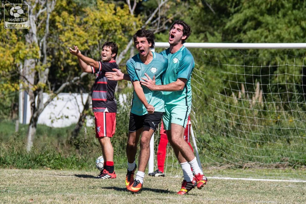 LaDolcheFc's tweet photo. Que les van hablar de amor, mira como gritan los goles estos enfermos. #JugadoresHinchas
#TodoVerde #LaDolLaDol https://t.co/nELiCCusFV