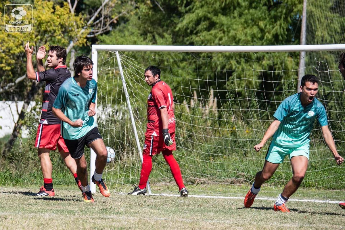 LaDolcheFc's tweet photo. Que les van hablar de amor, mira como gritan los goles estos enfermos. #JugadoresHinchas
#TodoVerde #LaDolLaDol https://t.co/nELiCCusFV
