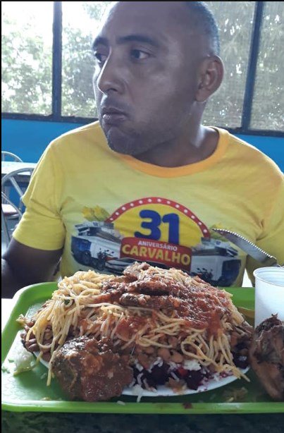 jhonzinhodj's tweet photo. Esse é o Seu João. Ele Trabalhou só 4 dias numa empresa no Maranhão. No quinto dia, ele foi demitido às 10 horas da manhã, antes do almoço.. Até hoje ele não sabe pq ele foi demitido.... 🤷🏻‍♂️🤷🏻‍♂️🤷🏻‍♂️🤷🏻‍♂️ https://t.co/hj9FHrRTX1