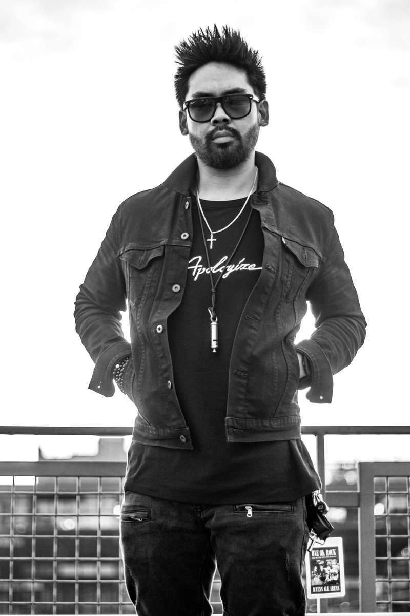 Sara_Bluhm's tweet photo. Took some pics of the homie @AaronkinSkywlkr before finding out @ONEOKROCK_japan is the best band of all time so here they are 🤷🏼‍♀️ https://t.co/mGg399a8bD