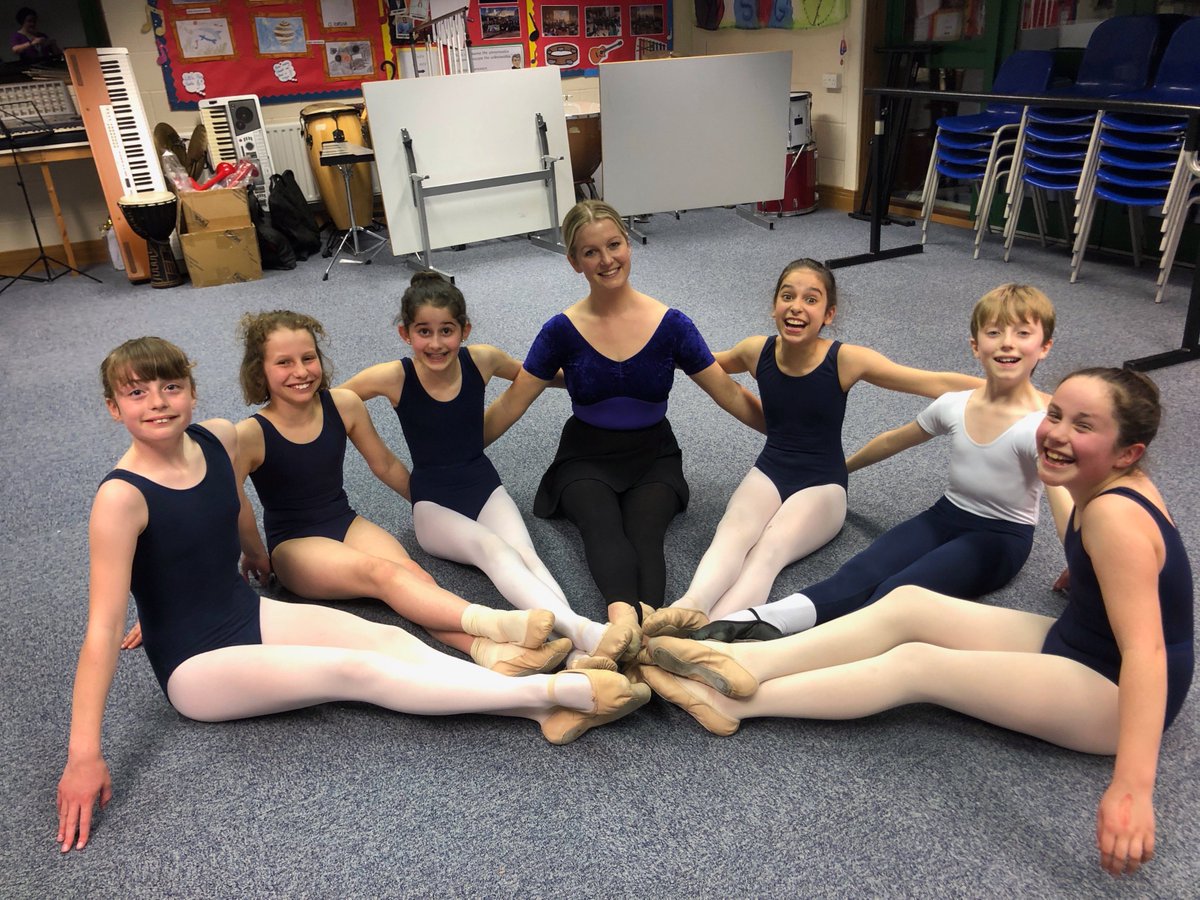 ThorngroveSport's tweet photo. Lots of fun in our Year 6 ballet class this week! 😊#smiles #ThorngroveBallet #weloveballet @hollyunnuk @ThorngrovePrep https://t.co/1xc9ZW9V1x