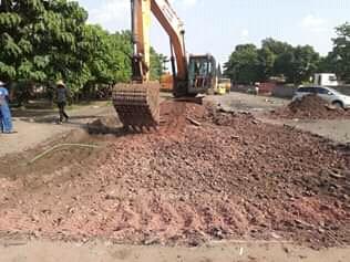 ilungajordan1's tweet photo. Évolution des travaux du programme de 100 jours du chef de l'État  @fatshi13 @VitalKamerhe1 @Presidence_RDC .
Réhabilitation de la voirie de la 13 ème rue/ résidentiel entrée fikin  en passant devant la paroisse Saint-Dominique  @Sergemadika @SergeMike1 @Ljudps @uncrdc https://t.co/ahgx0qsTL0