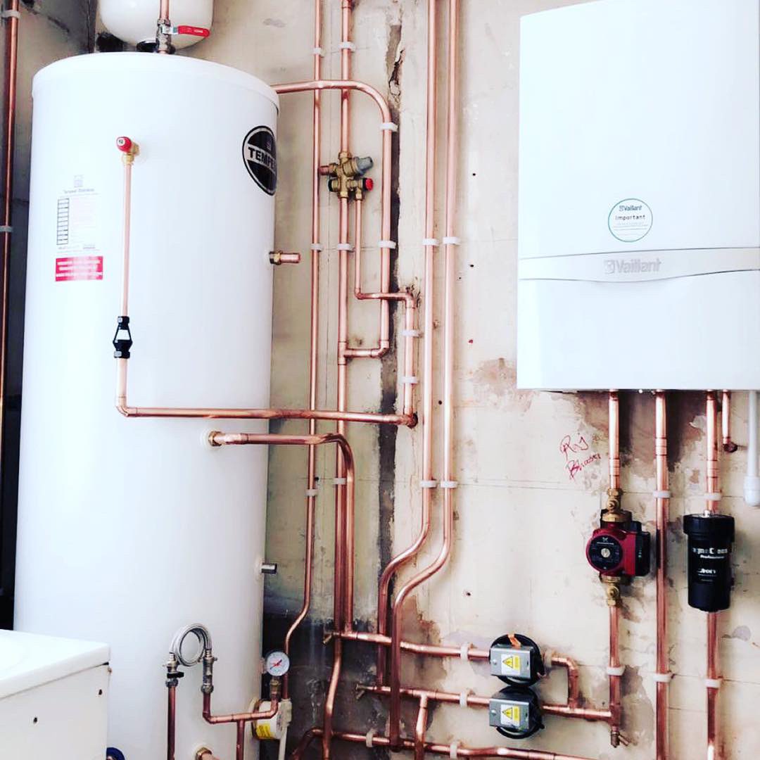 ElementGas's tweet photo. The strength of the team is each individual member. The strength of each member is the team #vaillantuk #vaillant #vaillantadvance #talonclips #plumbing #plumbingporn #unvented #unventedcylinder #pipework #gassafe #grundfos #adeymagnaclean #art #birmingham https://t.co/gRNGSLPQTS