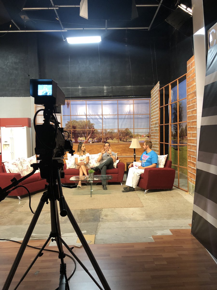 leonruvalcaba_'s tweet photo. Disfruté muchísimo de dar la segunda parte de #RelacionesPoderosas en @quierotvags.
Estamos diseñados para siempre estar conectados con más personas, ¡crea nuevas conexiones!. https://t.co/Qq06XRj8eF