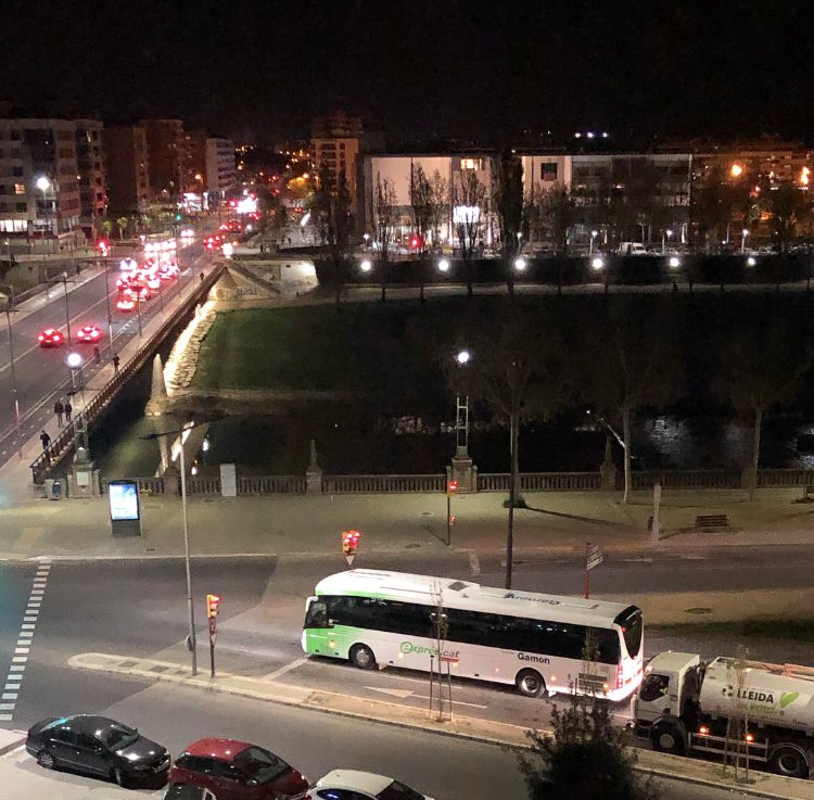 AutocarsGamon's tweet photo. ✨BONA NIT 🌙
.
.
#exprescat #autocarsgamon #lleida #lleidaenverd #mobilitatsostenible #mobilitatsegura #e2 #e2alfarraslleida #e3alcarraslleida https://t.co/Gx5HNAmI9n