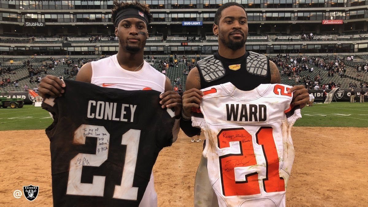 Zoombang's tweet photo. The Oakland Raiders are one of several NFL teams who trust the #Zoombang polymer with the safety of their players. Assistant Equipment Manager Tim Feaster says the @Raiders “thoroughly enjoys the Zoombang product.”
20% off all online purchases with code: ZB20
#NFL #RAIDERS https://t.co/YoESCmPBkS