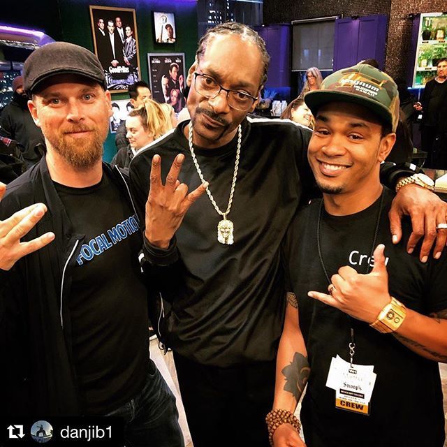 tilwil18's tweet photo. Three season vet! Was a pleasure working with Snoop (and Martha). He is a true pro. He probably was an AD in his previous life.
Watch Martha and Snoop Season 3 in April
#MarthaAndSnoop #Season3 #tbt #2019 #setlife #onset #cbsradford #camera #wrapped #vh1… https://t.co/L6cXnYz1Ek https://t.co/SlCtnnHj8M