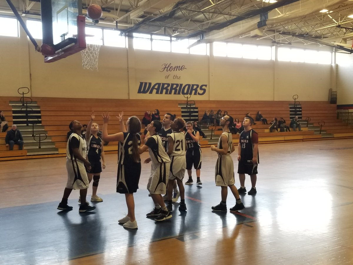 Fic27's tweet photo. It is final, Warriors 36 @LHSRI_Athletics 16
Unified Basketball 
Great shooting by the Warriors, and great all around play by the Lions!
@RIIL_sports @LHSRI_Athletics

#WarriorNation #projectunified https://t.co/IOe3ZyK2iY