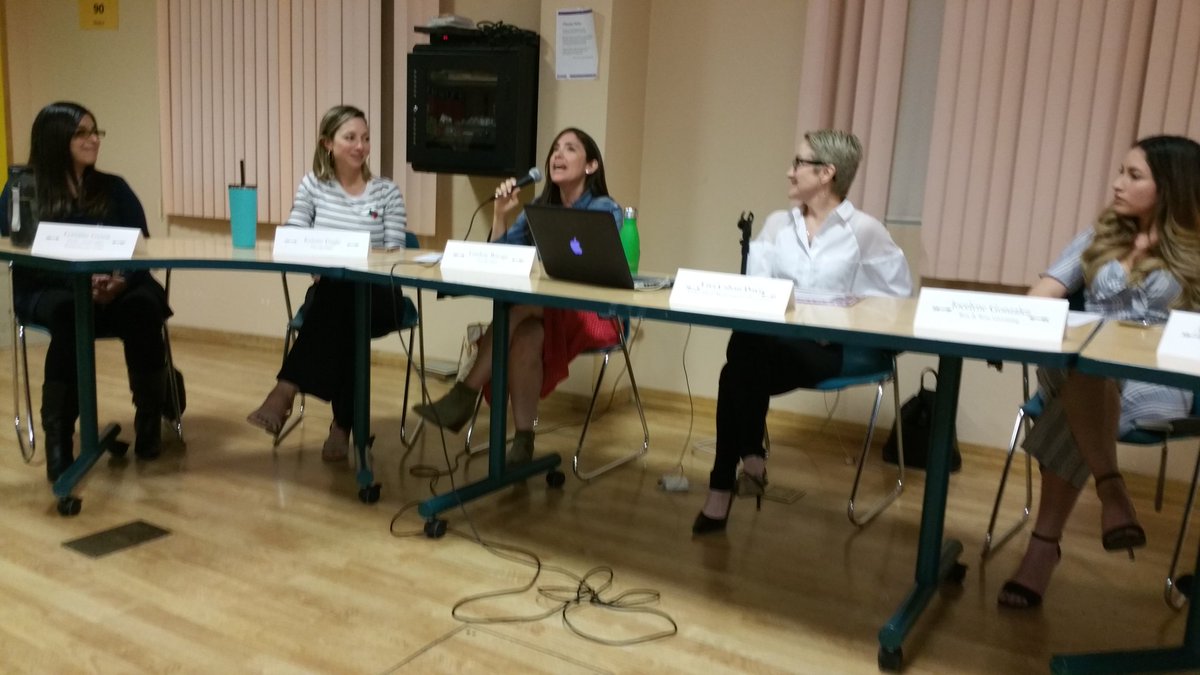 CahanDavis's tweet photo. @StudioCityLAPL Great night moderating an inspirational group of women business owners! And, kudos to the many women who attended event. Passion and support system is not underestimated. #WomensHistoryMonth2019 #WomenOnTheRise #womenleadingtheway #entrepreneur #cahandavis https://t.co/ZoT5Vp6m9X