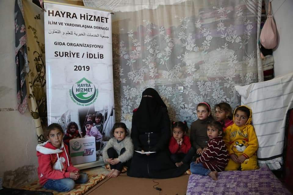 ZeynepA94645274's tweet photo. #Elhamdülillah HayraHizmet Olarak İdlib/Zemzem Kampında Yaşıyan #85_Yetim Ailemize #100_TL Yardımda Bulunduk.
Bu Kampta #270_Yetim Var Sizlerin Desteklerine İhtiyaçları Var Lütfen Az Çok Demeden Yavrularımıza Sahip Çıkalım.
#MesafeTanımadanİyiliğiHerYereTaşıyoruz https://t.co/eRqoKmUkqB
