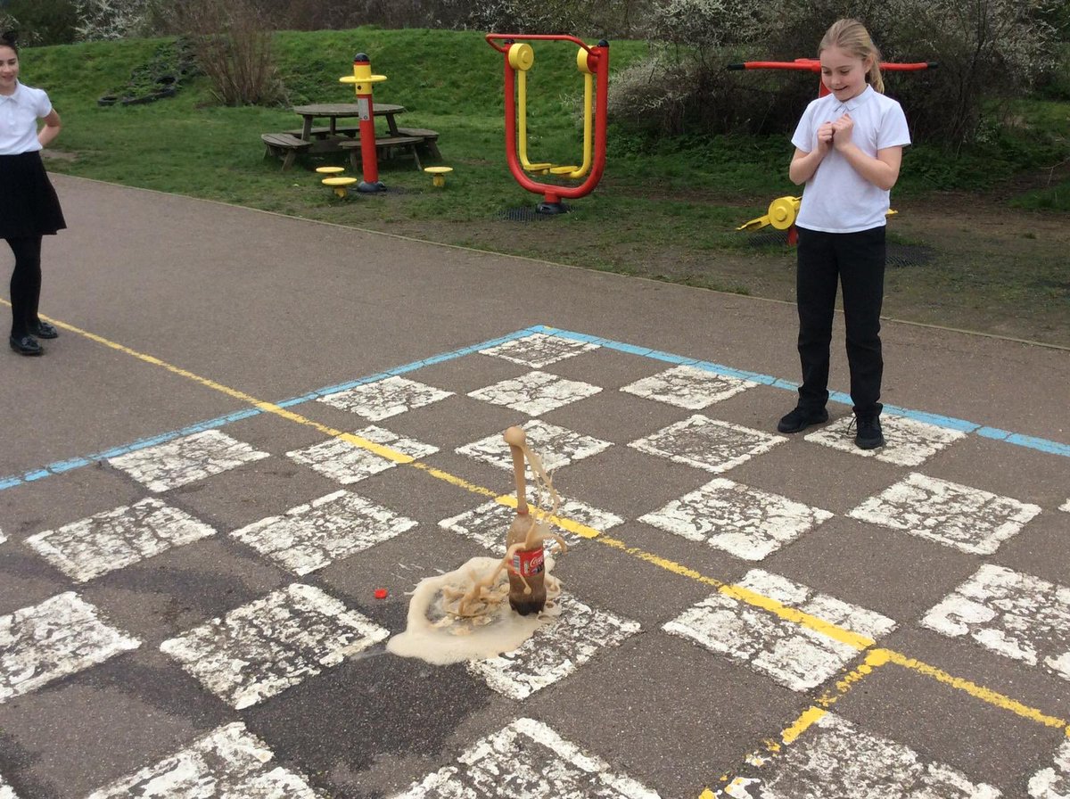 NET_Katherines's tweet photo. Y6 enjoyed their investigation today; controlling, charging and measuring variables. #motivatinglearning #meaningfuloutcome #inspiringlifelonglearners #NETKPAgrowingfuturegenerations #NETKPAnolimits https://t.co/FRy4GhgNvm