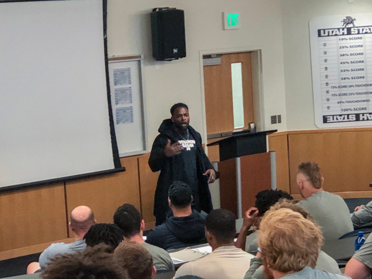 CoachKAndersen's tweet photo. Teammate @RobT_33 dropping some knowledge to this team!! So happy to see my dude!! Has been ballin' in the league for a while!! #OnceAnAggie #AlwaysAnAggie #UState #AggieFamiliy #PMP #PWG #UtahState #Aggies #NFLKnowledge https://t.co/SZIxzfax6S