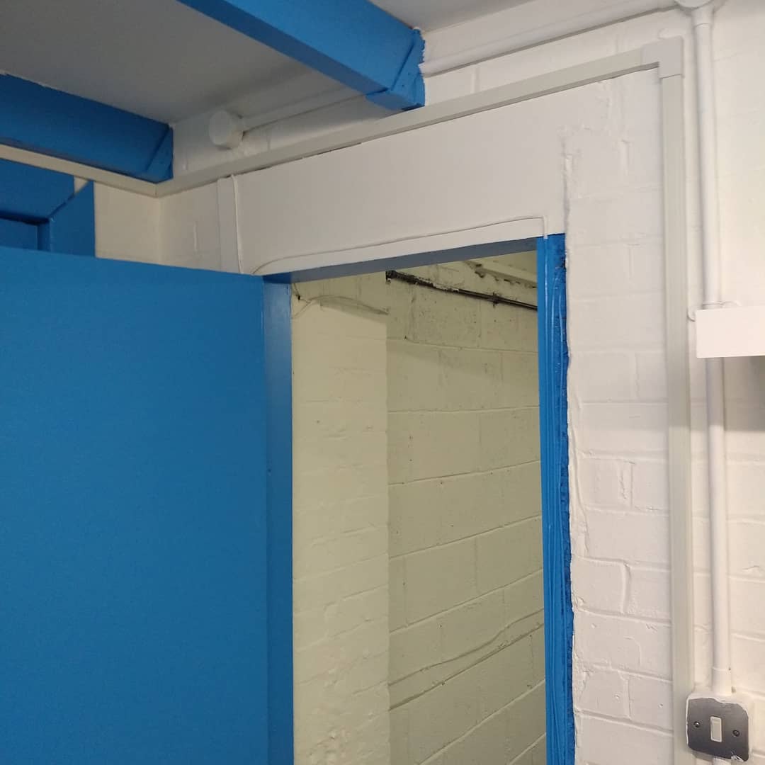 Runwireltd's tweet photo. At one of the clients we visited today we added 2 sockets to a ring circuit using mini trunking. And of course have to use our trusty #martindale to test all connections. #lovemyjob
#electrician #electric #ringcircuit #ring #cable #trunking #socket #mk #connections #maintenance https://t.co/ZnVeNzRhQ8