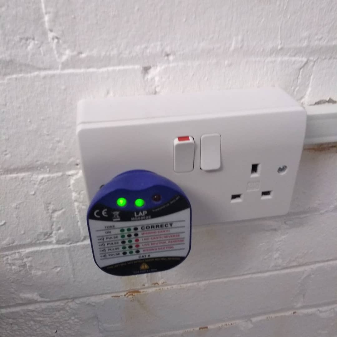 Runwireltd's tweet photo. At one of the clients we visited today we added 2 sockets to a ring circuit using mini trunking. And of course have to use our trusty #martindale to test all connections. #lovemyjob
#electrician #electric #ringcircuit #ring #cable #trunking #socket #mk #connections #maintenance https://t.co/ZnVeNzRhQ8