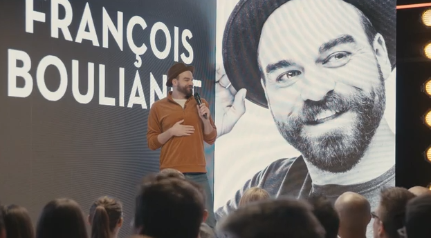 noovo_ca's tweet photo. .@patrickgroulx reçoit @Bouliman et les 6 humoristes pour Une ligne un punch : https://t.co/43hGE8y4yg

#openmicdev https://t.co/3BcCusCHNc