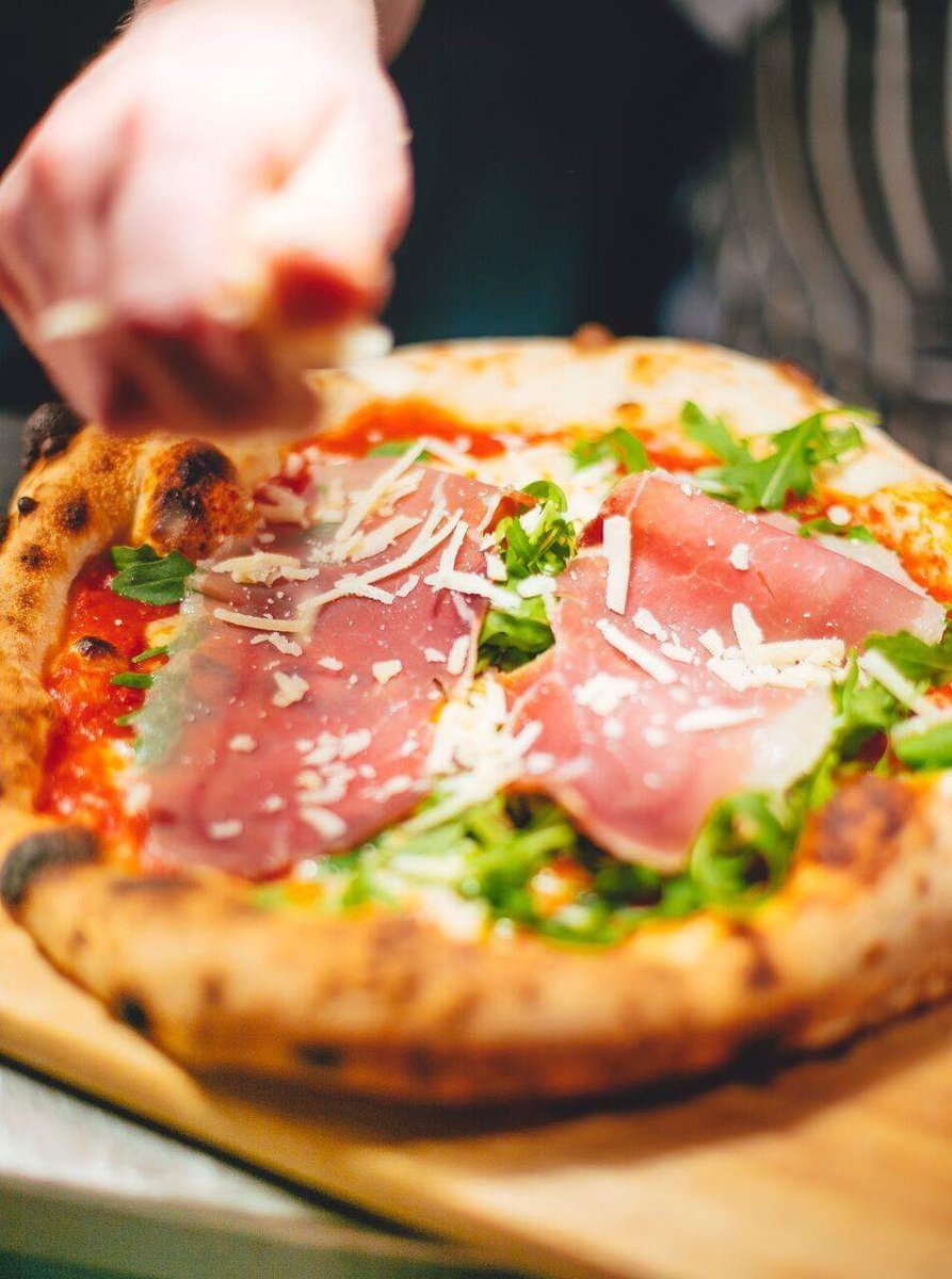 LIKE &amp; RETWEET. 

We are giving away meal for 4 with drinks. Simply like and Retweet. Winner will be announced on 7th April. 

If you would like to join us in the mean time 01419561325 to book a table. Info@fpizza.co.uk