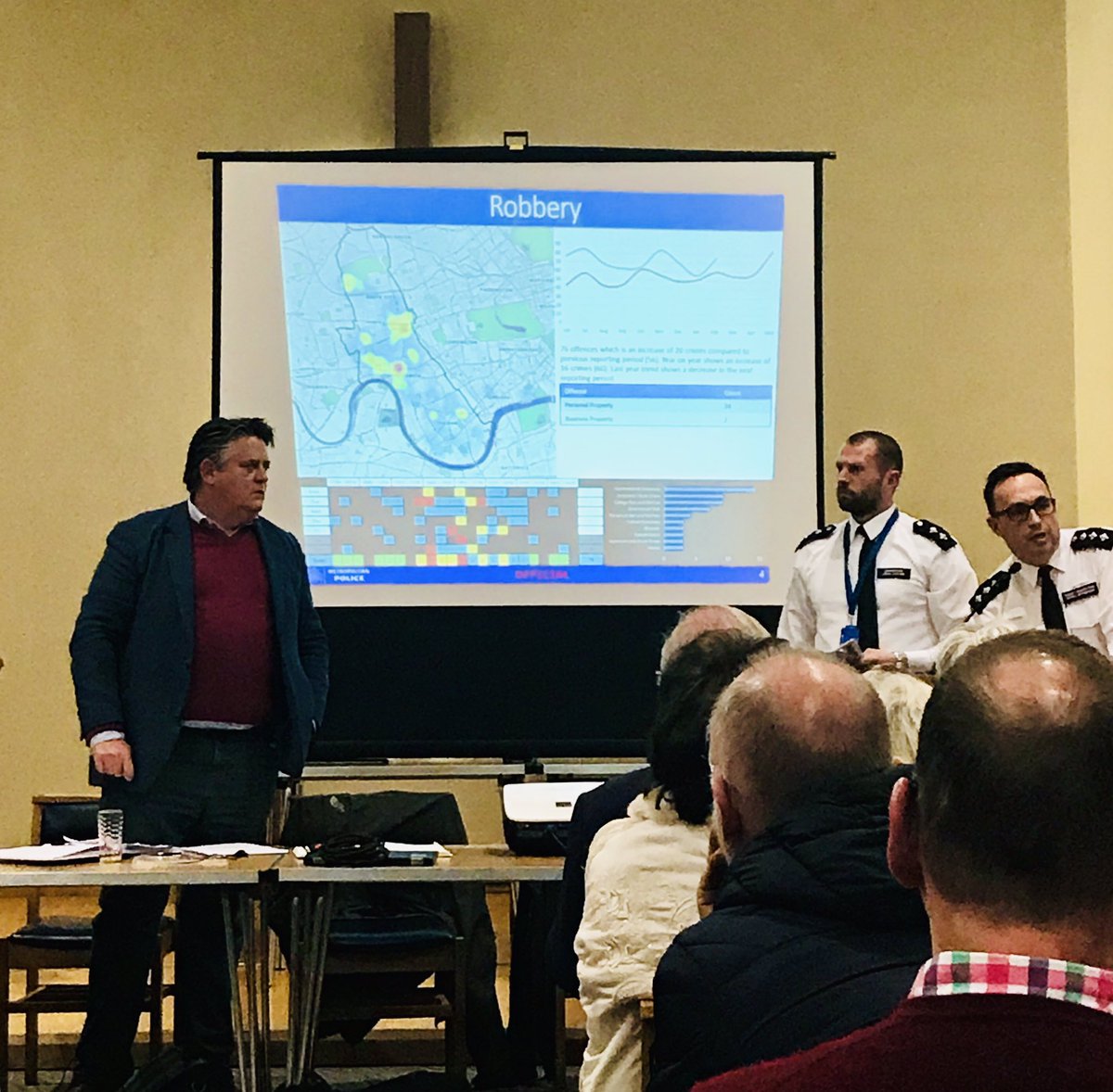 backborwick's tweet photo. #StephenGreenhalgh @team_greenhalgh #AndrewBrown @HFConsCllrs  busy public meeting on #Policing and #Crime in @Fulham with local police @MPSHammFul.  Great concern about knife crime and feeling safe on the streets https://t.co/Kry0Gw3yJs