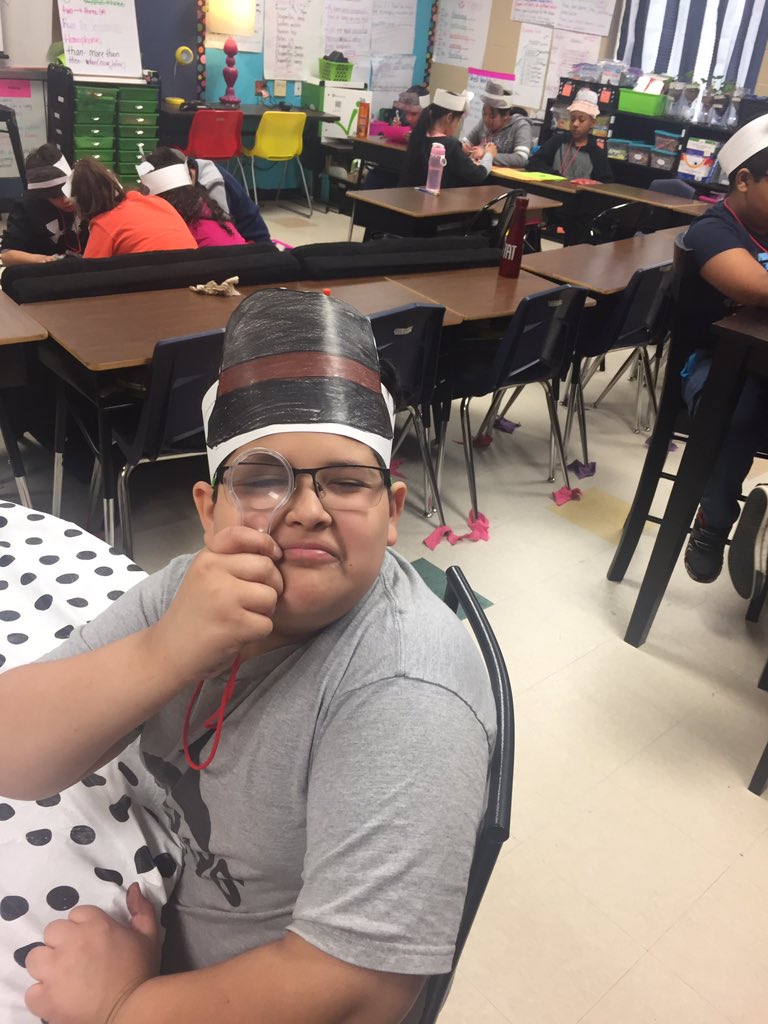 jenjouini's tweet photo. Our DETECTIVES are on a MISSION! Working together to revise each case using clues and what we know. 🕵🏼‍♀️🔍🕵🏼‍♂️ #CarnahanTribe #ThisIsCarnahan https://t.co/QrAB5FPwTQ