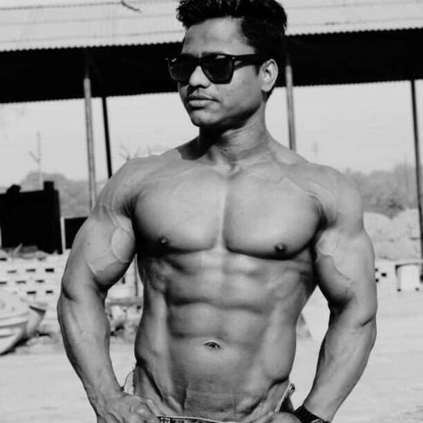 WalaSupplement's tweet photo. Awesome physique 👌👌
Follow @walasupplement for more. 💪💪
.
.
.
.
.
#Bodybuilding #bodybuildingmotivation #bodybuildinglifestyle #bodybuildingcom #bodybuildinglife
#bodybuildingnation #bodybuildingfood #BodybuildingcomSpokesmodelSearch https://t.co/3vip4Jx4JD