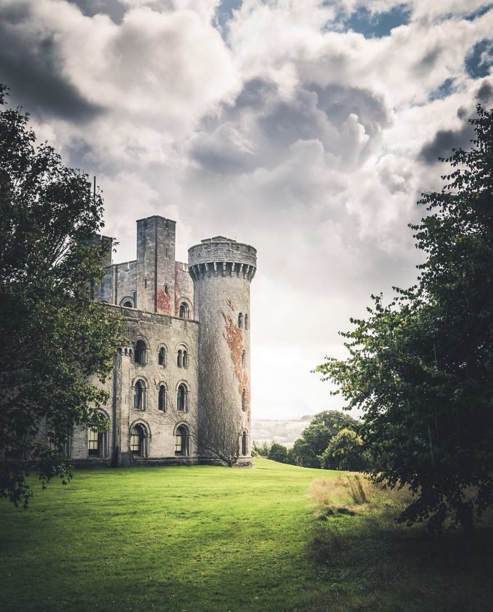 TenonTours's tweet photo. Did you know that Wales is the Castle Capital of the World? 🏴🏰
Here are a few castles that are well worth visiting while on vacation in Wales
#FindYourEpic #CastlesOfWales #Wales #VisitWales #CastleCapital #TTFeaturedDestination #TenonTours #TravelWithTenon #YourTripYourWay https://t.co/r9hMPa6O7D