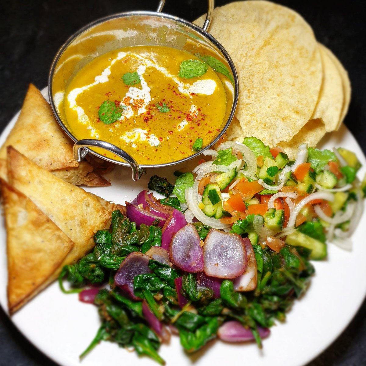 Indian Food Night. 🇮🇳. 
.
Tadka Dal (lentils & spices).
.
Vegetable Somosas.
.
Spinach & Red Onion Bhaji.
.
Onion & Tomato 🍅 Salad & Poppadoms.
.
Which one would you eat first? 
.
#indianfood #indianvegan #vegan