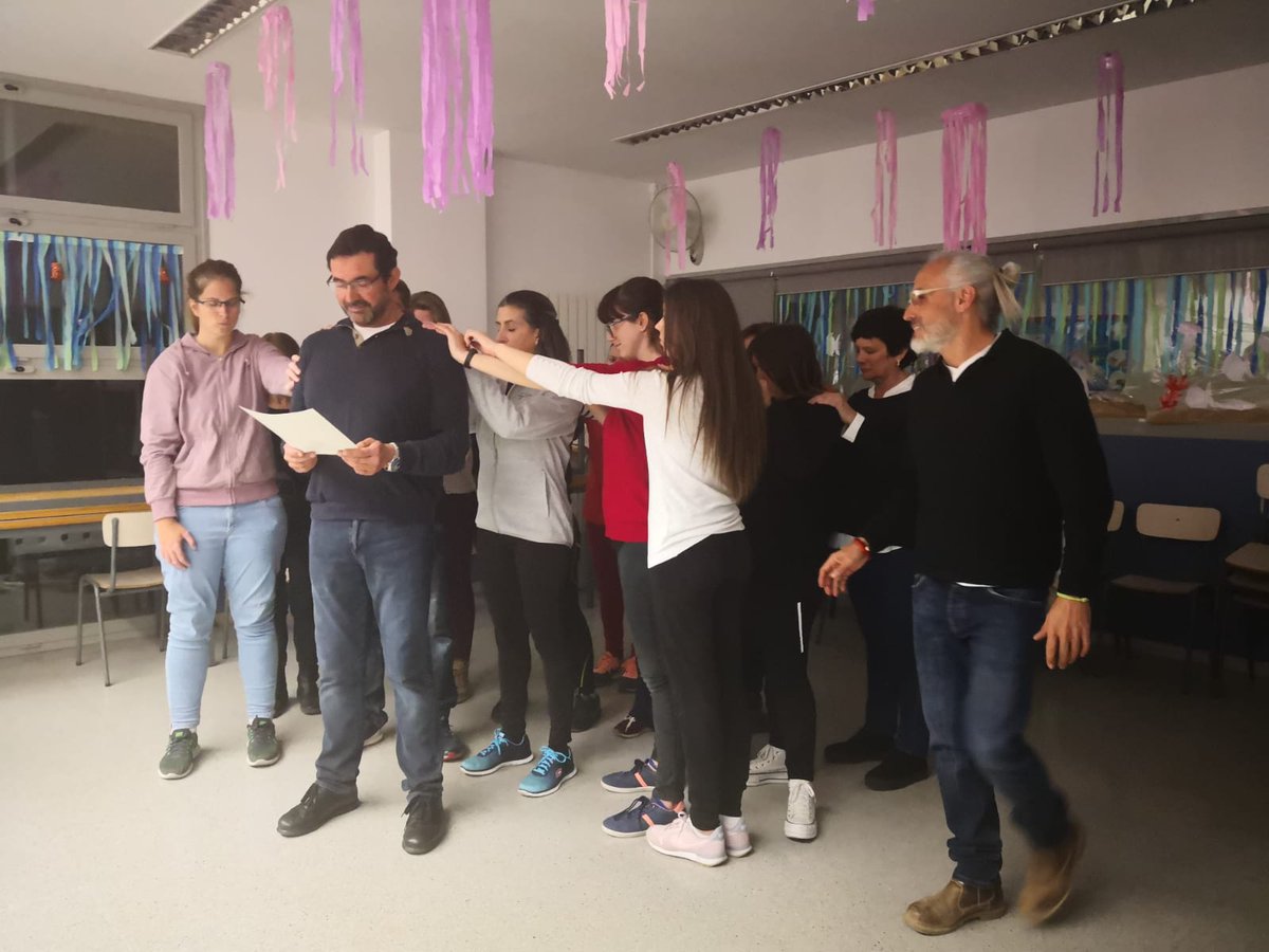 ADICMediacio's tweet photo. Dilluns passat vam finalitzar la formació en intel·ligència emocional i tècniques de relaxació que va tenir lloc a l'Escola l'Heura de Terrassa a través de @_dincat . Molt agraïts per la confiança i acceptació! Seguim! https://t.co/o1lsCpQJP9