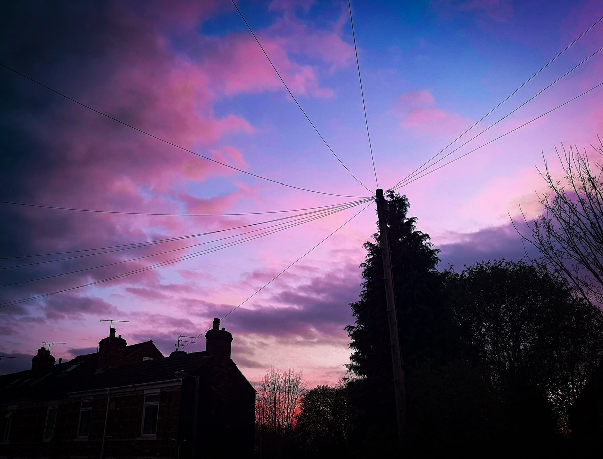 Sunset was mad vibes over my house tonight #sunset #photography #gainsborough #Lincolnshire #visualvibes #vibes