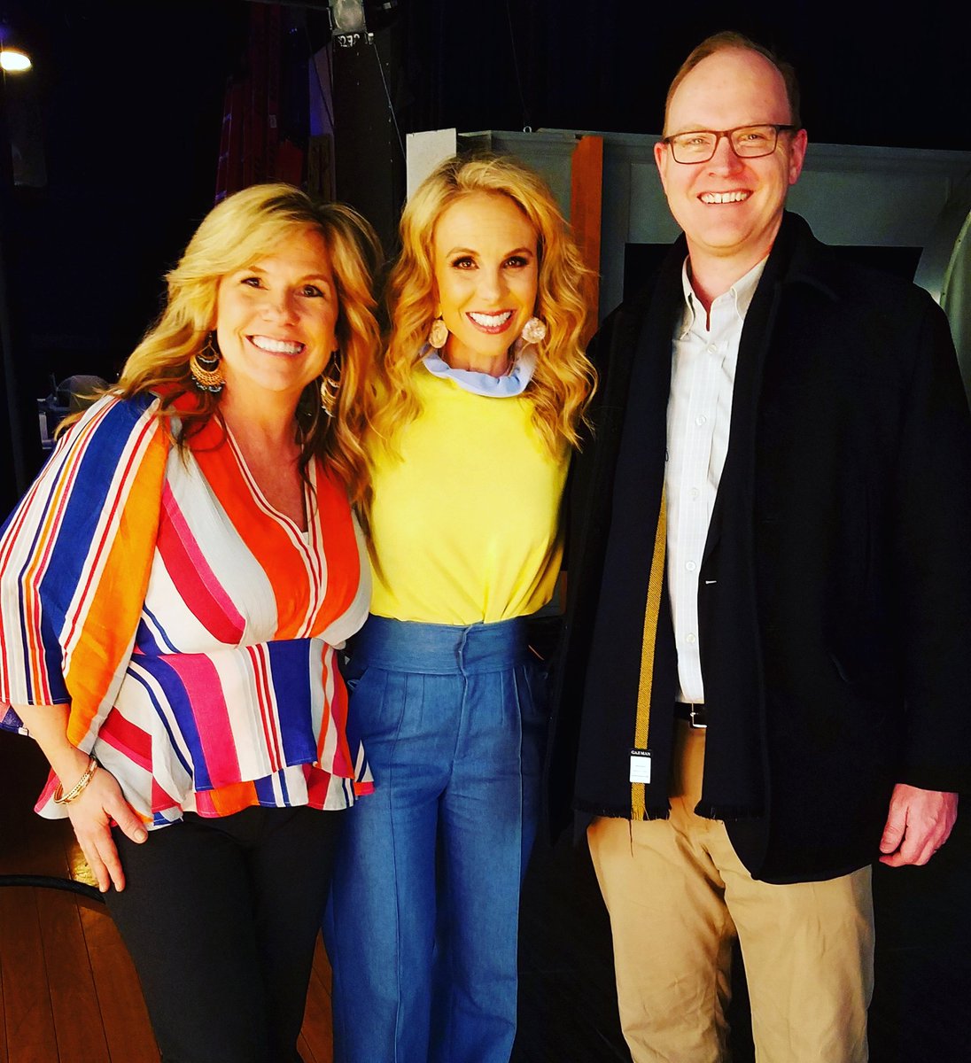 Crwrealife's tweet photo. Always a joy to see our author @ehasselbeck who is in town promoting her new spiritual memoir #PointofViewbook Congrats Elisabeth! @WaterBrookPress #springreads https://t.co/2z7yBdmsop