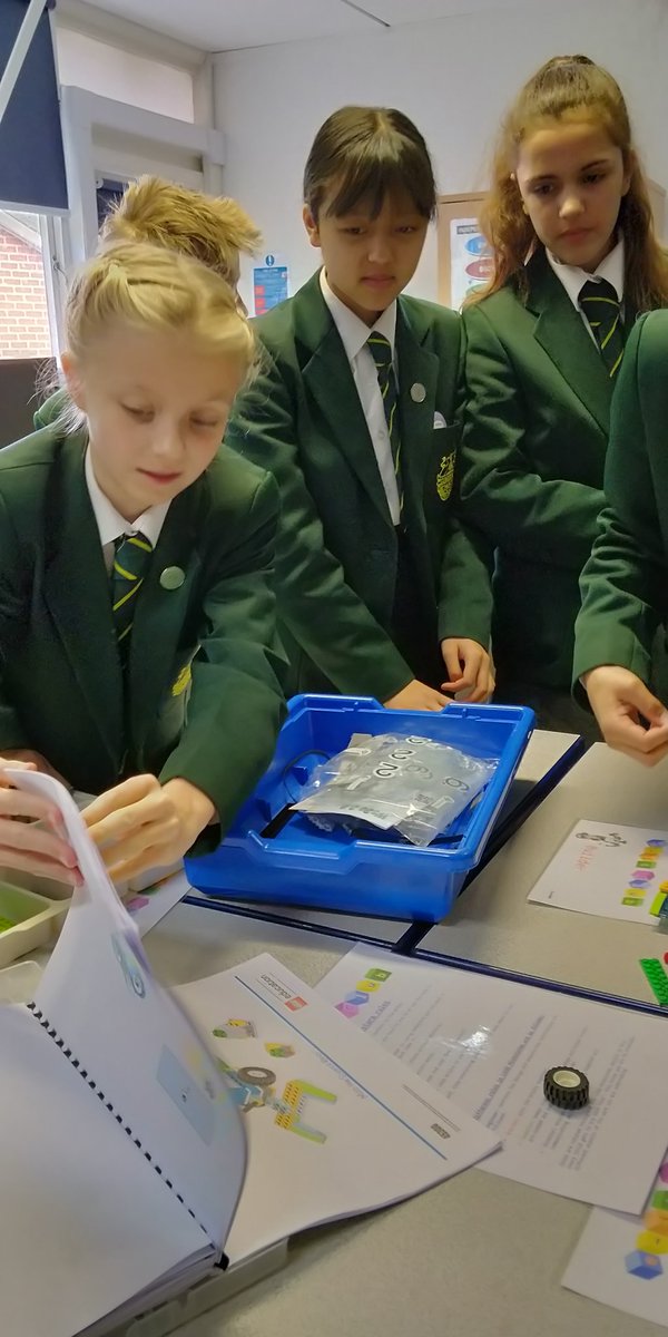 Year 7 Lego building &amp; programming workshop as part of STEM week! They loved using their design and Computer Science skills to create something of their own...#LEGO #mindstorm #STEM <a href="/GordonsSch/">Gordon's School</a>