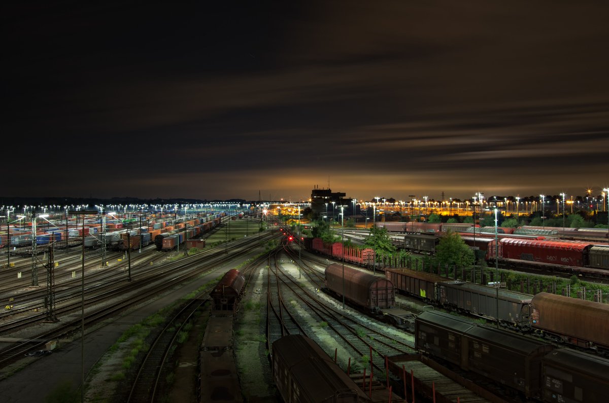 PennStateSEDI's tweet photo. As the spring 2019 #EDSGN100 project sponsor, @WabtecCorp has challenged @penn_state #firstyearengineering students to design a regional locomotive system. Learn more: https://t.co/YUedj2dFDn #DesignYourFuture #cornerstoneengineering #engineeringeducation https://t.co/AI5Dm8cFae