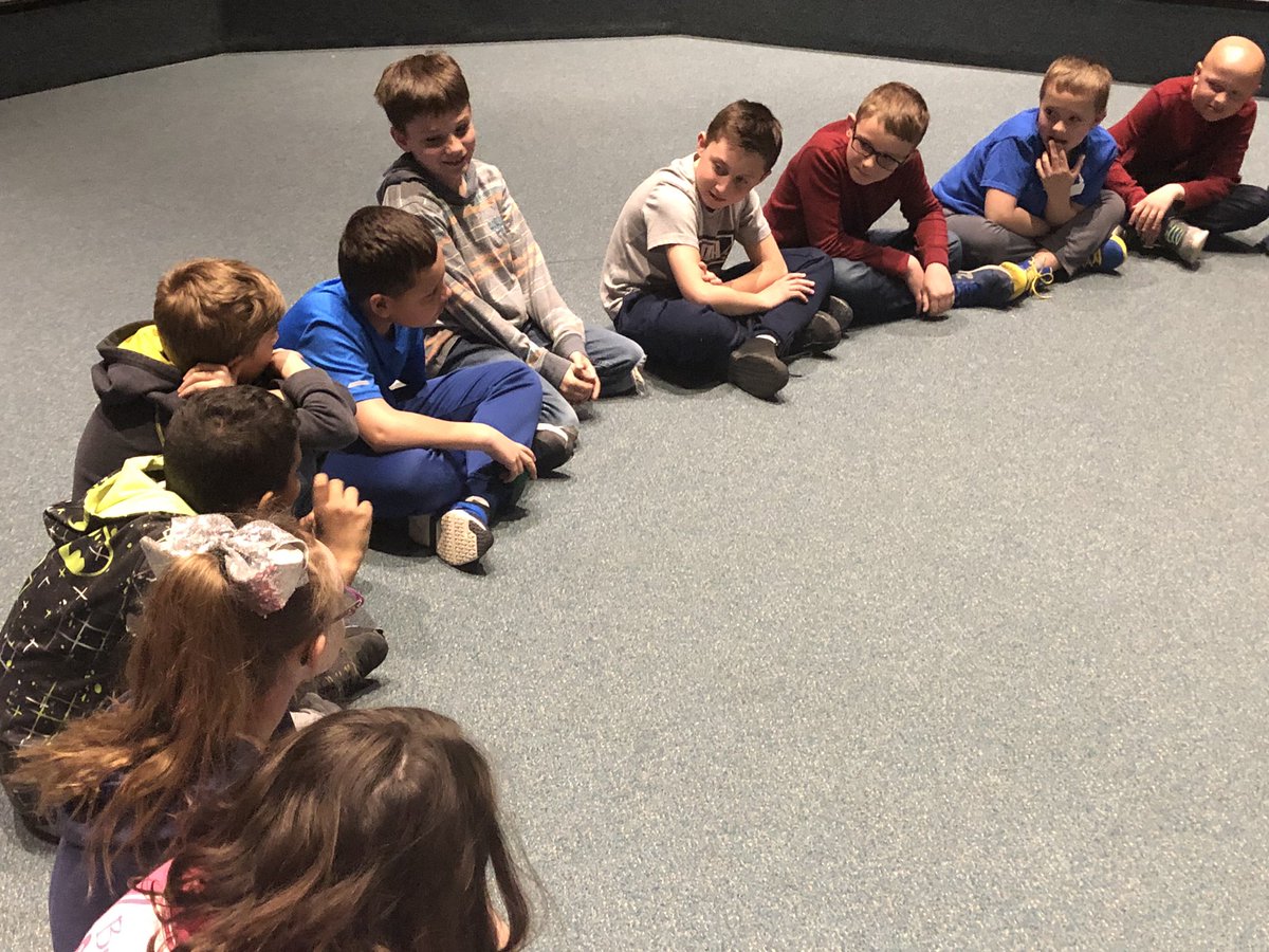 mrsgrun4th's tweet photo. Class Restorative Circle βοΈππ» For a positive & healthy classroom climate. #2daystilbreak @MrsNCurry @gianina_meli @Schwein4th #FESFourth https://t.co/UXsOxdneQm