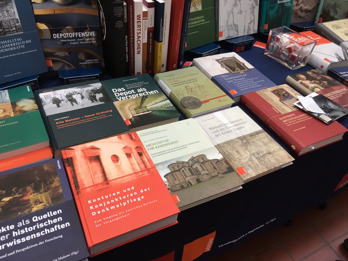 Julia von Ditfurth (@julia_vditfurth) on Twitter photo Mein Rochusbuch in Göttingen beim #kht2019 Was für eine Freude! Und gegenüber beim <a href="/BoehlauVerlag/">Böhlau</a> der Tagungsband #Architektur für Kanonissen #kunstgeschichte #mittelalter Mein Rochusbuch in Göttingen beim #kht2019 Was für eine Freude! Und gegenüber beim <a href="/BoehlauVerlag/">Böhlau</a> der Tagungsband #Architektur für Kanonissen #kunstgeschichte #mittelalter