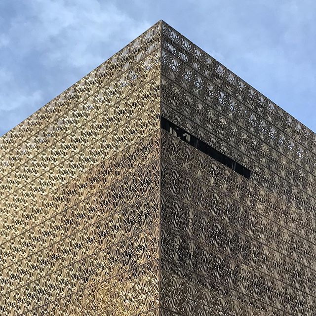 radadammarcus's tweet photo. Cast aluminum filigree facade of the National Museum of African American History and Culture in Washington, DC. By Freelon Adjaye Bond / SmithGroup, 2009-2016.
#nmaahc #smithsonian #davidadjaye #philipfreelon #maxbond #washingtondc #castaluminum #filigre… https://t.co/gHgMzDZDrN https://t.co/xl8TZvtGuN