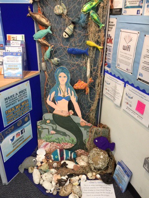 Sussexgreen's tweet image. Artists impression of #MirelleTheMermaid &amp;amp; her fish had a lovely week @WSCCLibraries. &apos;Real&apos; Mirelle is returning 11-18.05 #OceanBombed #HorshamLibrary 4 #EUGreenWeek. Art that doesn&apos;t cost the Earth #PassOnPlastic  @WSrecycles Part of @HDculture2019 @horshamfestival thxs @Biffa