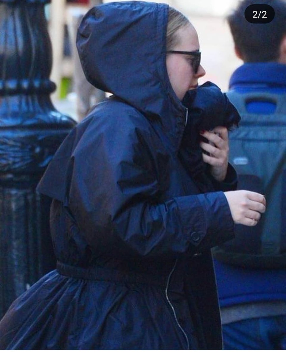 FansClubArgent3's tweet photo. SI FOTOS NUEVAS!!!! Nuestra @adele fue fotografiada entrando al estudio 🎉🎆💕 #adele #laurie #blue #adkins #adeleisback #adele2019 #A4 #adeleforever #adelelove #daydreamers #adelepasion #adeleargentina #adelenewalbum #adelelovers #adeleporsiempre #adelealways #adelefc #adelefans https://t.co/ikzLRfJtha
