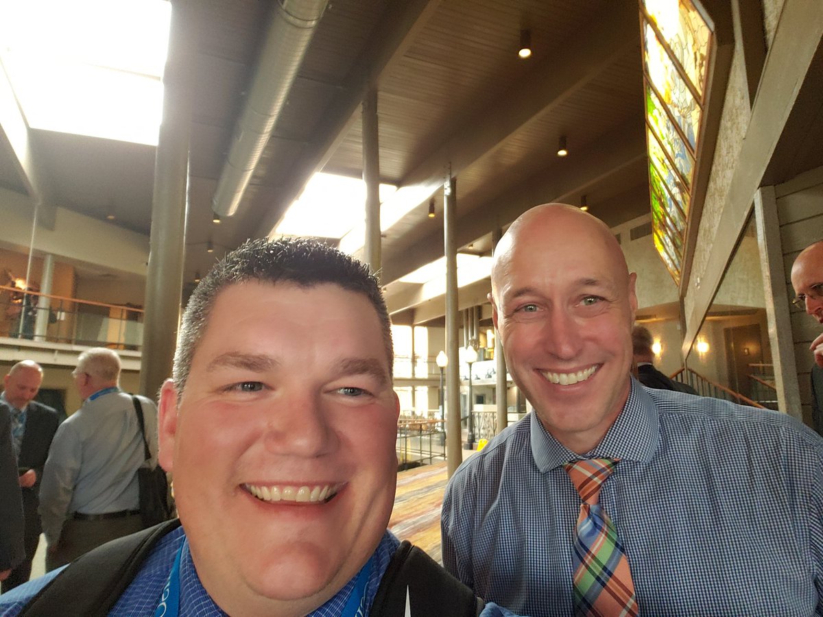 HES_leadlearner's tweet image. Great session today at the MASA/MOSPRA spring conference with @Joe_Sanfelippo
This guy...Wow! His passion for education and energy is beyond inspiring! Also, who knew he was so tall? Am I right @DrJ_Anderson?
😄
#SuPR19
🦗#GoCrickets🦗
#GoCougars