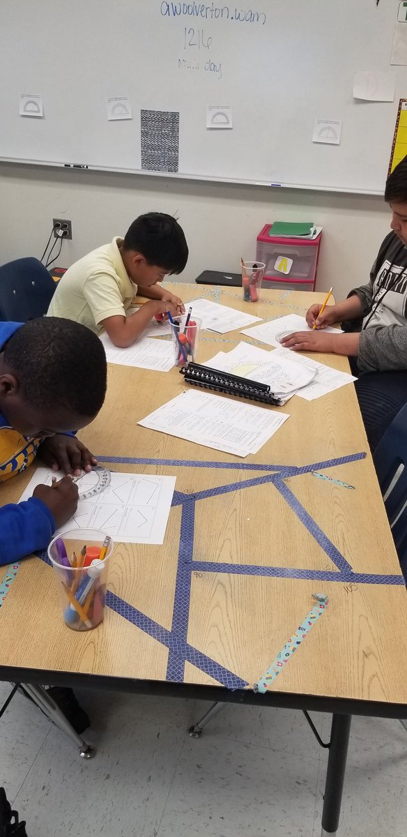 MrsWoolverton's tweet image. Practice makes perfect👍👍👍 #measuringangles #4thgradeadventures @CISDMartin 📏📐✏