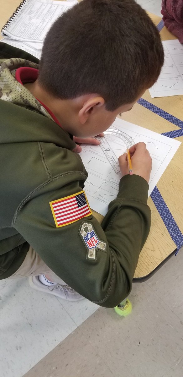 MrsWoolverton's tweet image. Practice makes perfect👍👍👍 #measuringangles #4thgradeadventures @CISDMartin 📏📐✏