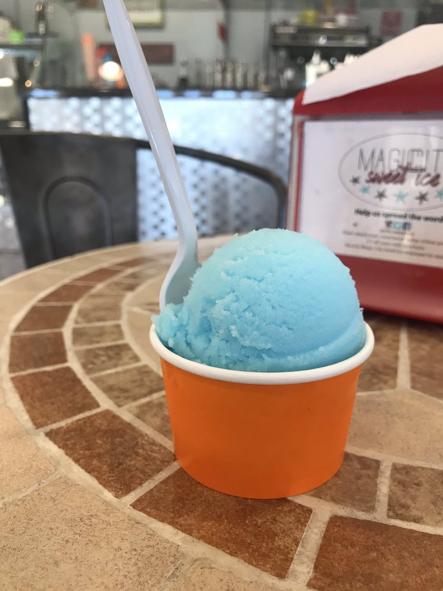MCSweetIce's tweet image. On a gorgeous day like today, blue raspberry Italian Ice is the perfect treat! ☀️