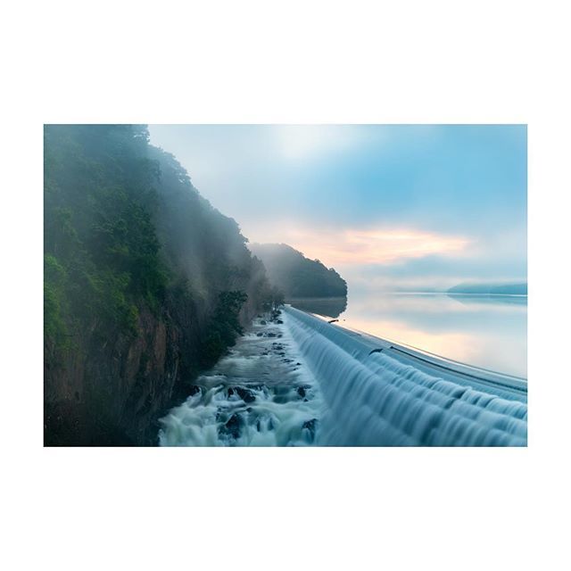 Croton Dam Has a Foggy Sunrise
-
#crotononhudson #sunrise #crotondam #summer #fog #made_in_ny #scenicny #iloveny #springintony #newyorkexplored #upstateny #hudsonvalley #outdoors #ig_nature #lifeofadventure #keepexploring #longexpohunter #longexposureoft… instagram.com/p/BvhmFQdhxvP/