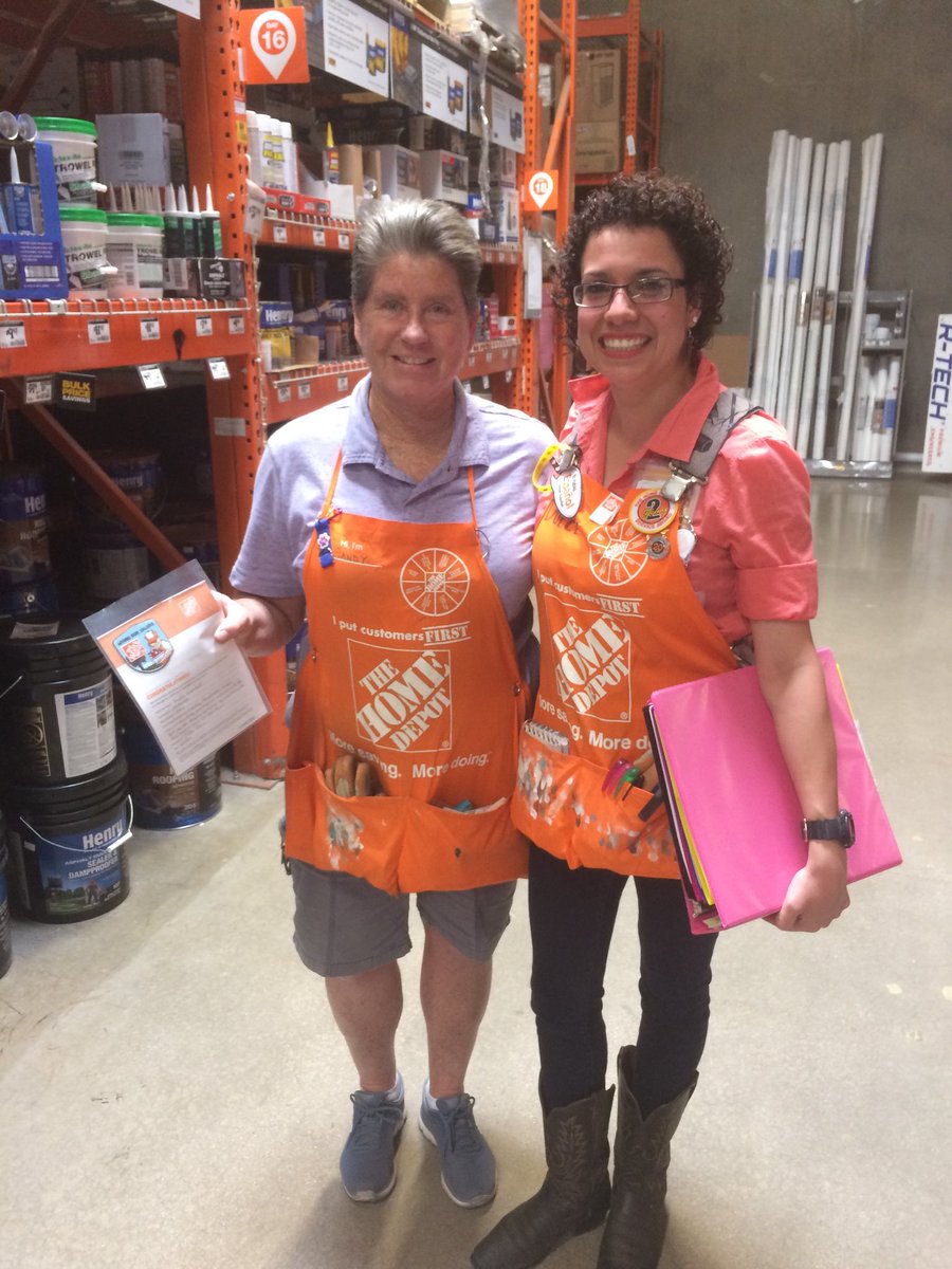 Dulce the DS for paint gives recognition to her consistent opener Sandy right in the isles for kicking butt and taking names!! Nice job Sandy👍